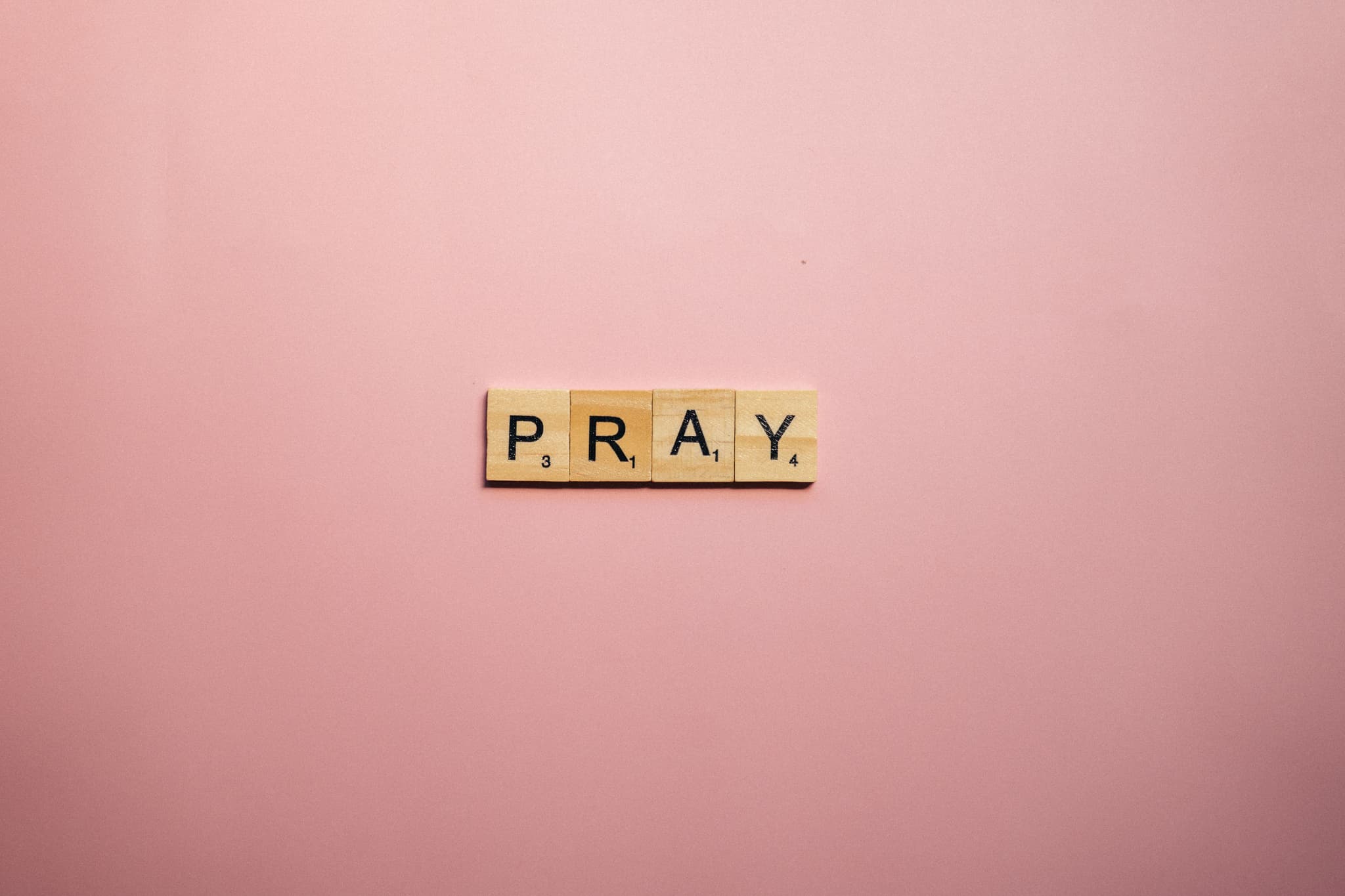 How to Start a Prayer Chain for Someone With Cancer